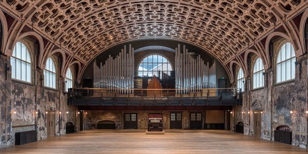 Grand Hall with organ A Victorian town hall, with a large organ on the far balcony and a modern lattice-wood ceiling
