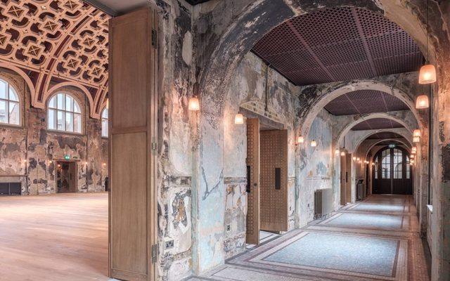 BAC Grand Hall - Corridor